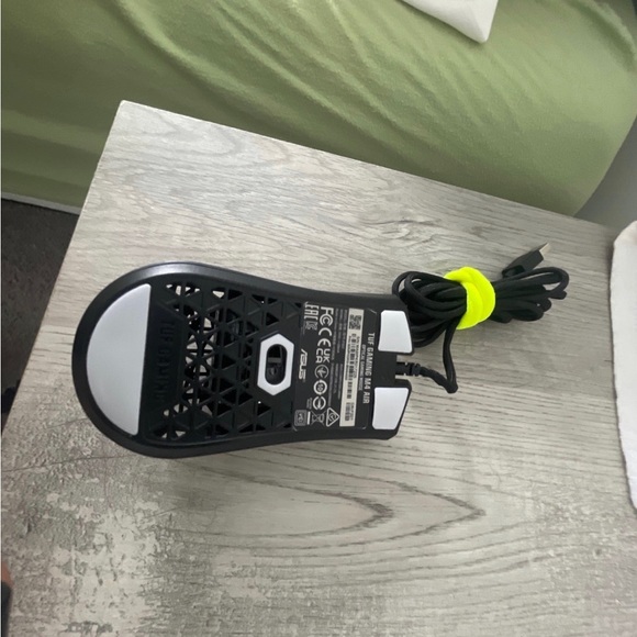 ASUS tuf air m4 gaming mouse - Picture 3 of 4